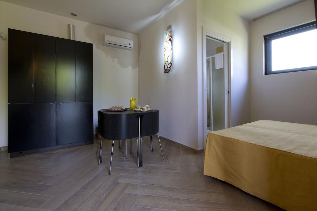 B&B Neptunia Fronte Mare Torre Specchia Ruggeri Exteriér fotografie