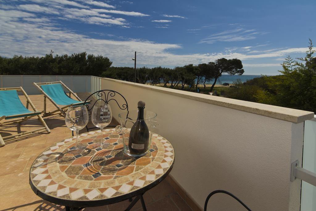 B&B Neptunia Fronte Mare Torre Specchia Ruggeri Pokoj fotografie