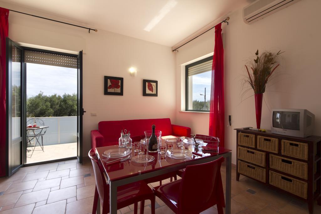B&B Neptunia Fronte Mare Torre Specchia Ruggeri Pokoj fotografie