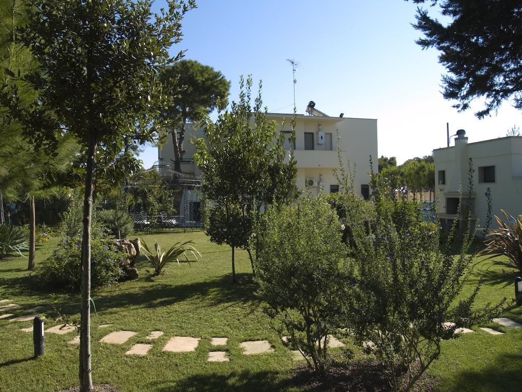 B&B Neptunia Fronte Mare Torre Specchia Ruggeri Exteriér fotografie