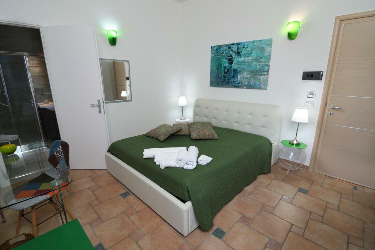 B&B Neptunia Fronte Mare Torre Specchia Ruggeri Exteriér fotografie