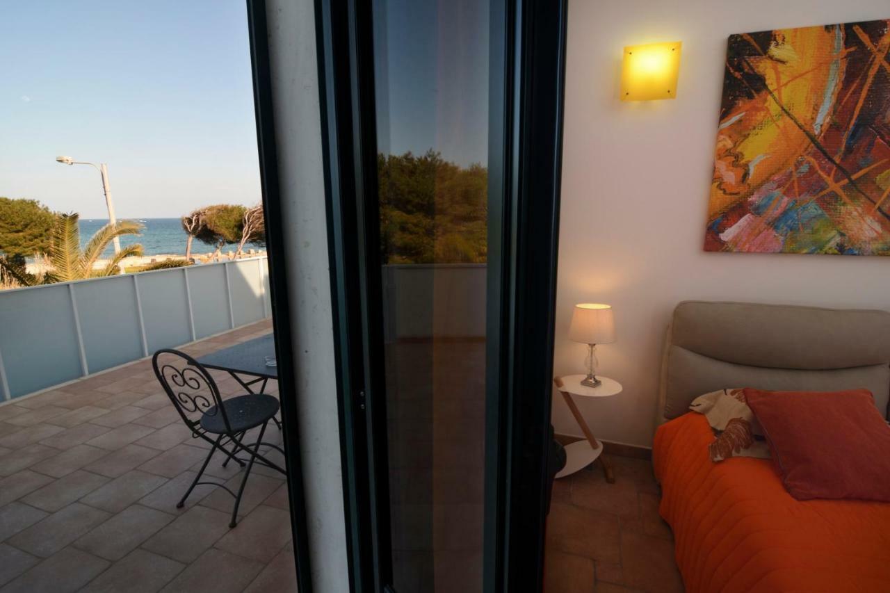 B&B Neptunia Fronte Mare Torre Specchia Ruggeri Exteriér fotografie