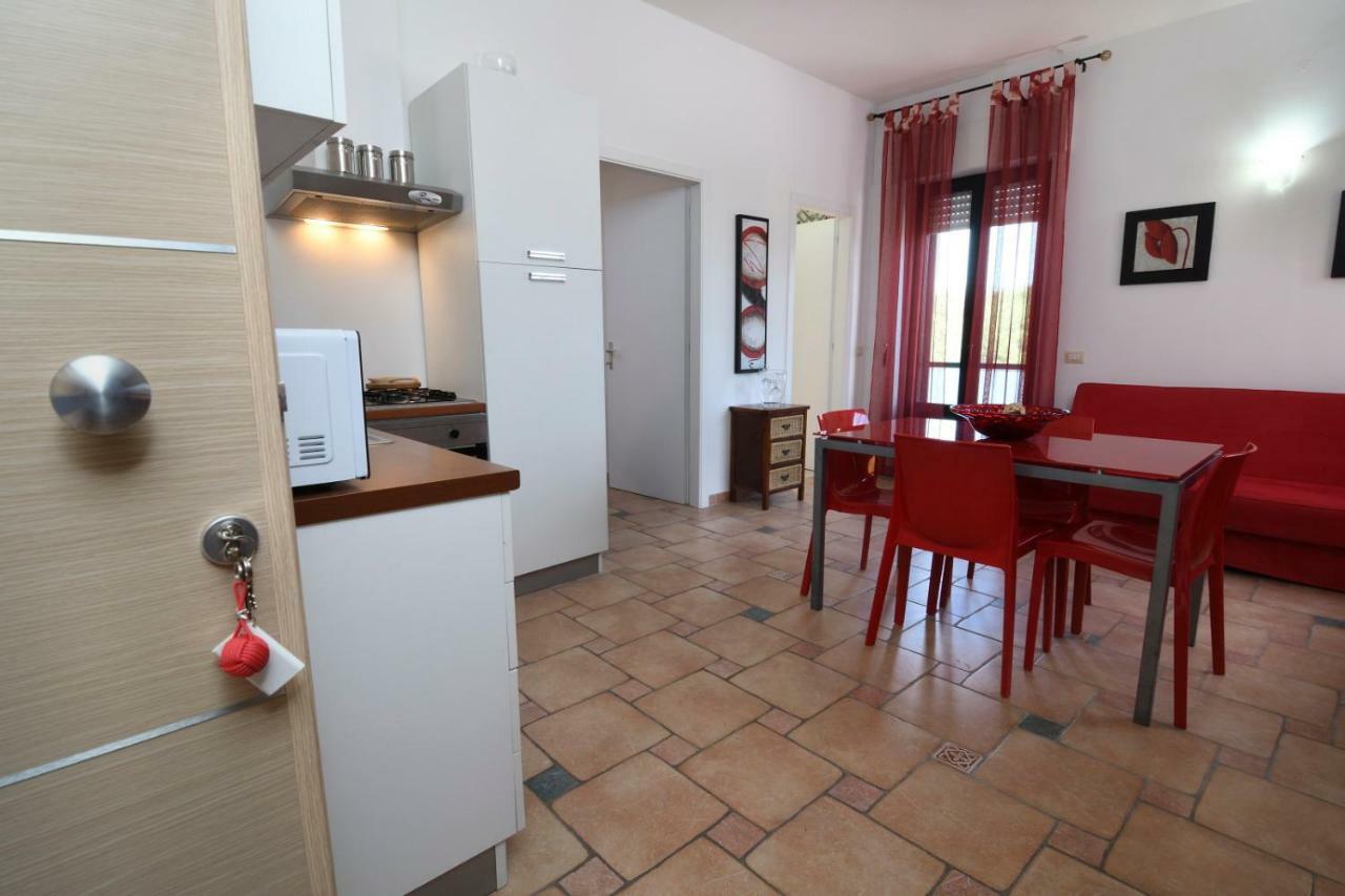 B&B Neptunia Fronte Mare Torre Specchia Ruggeri Exteriér fotografie