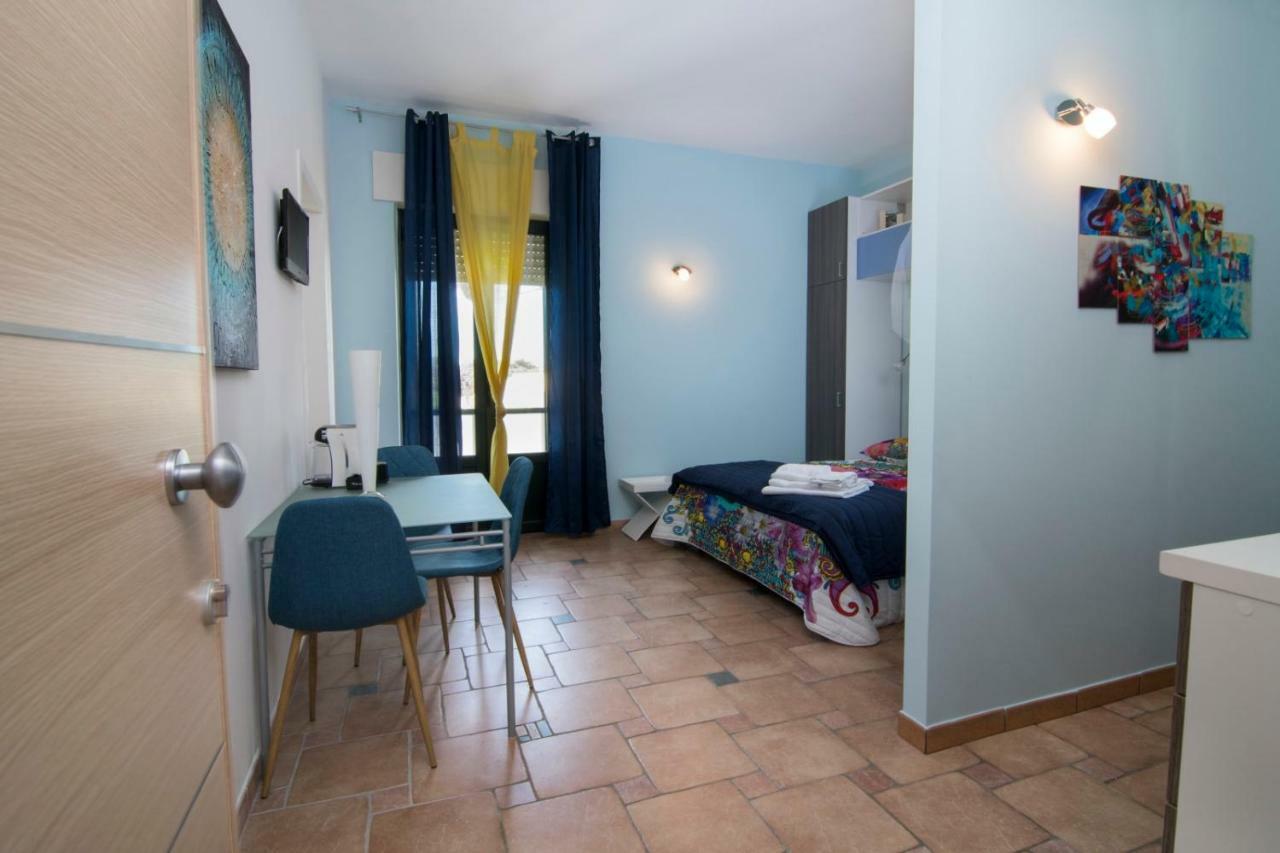 B&B Neptunia Fronte Mare Torre Specchia Ruggeri Exteriér fotografie